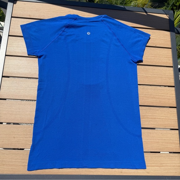 💙 lululemon swiftly tech, short sleeve tee hip length blue size 6 - Picture 10 of 11
